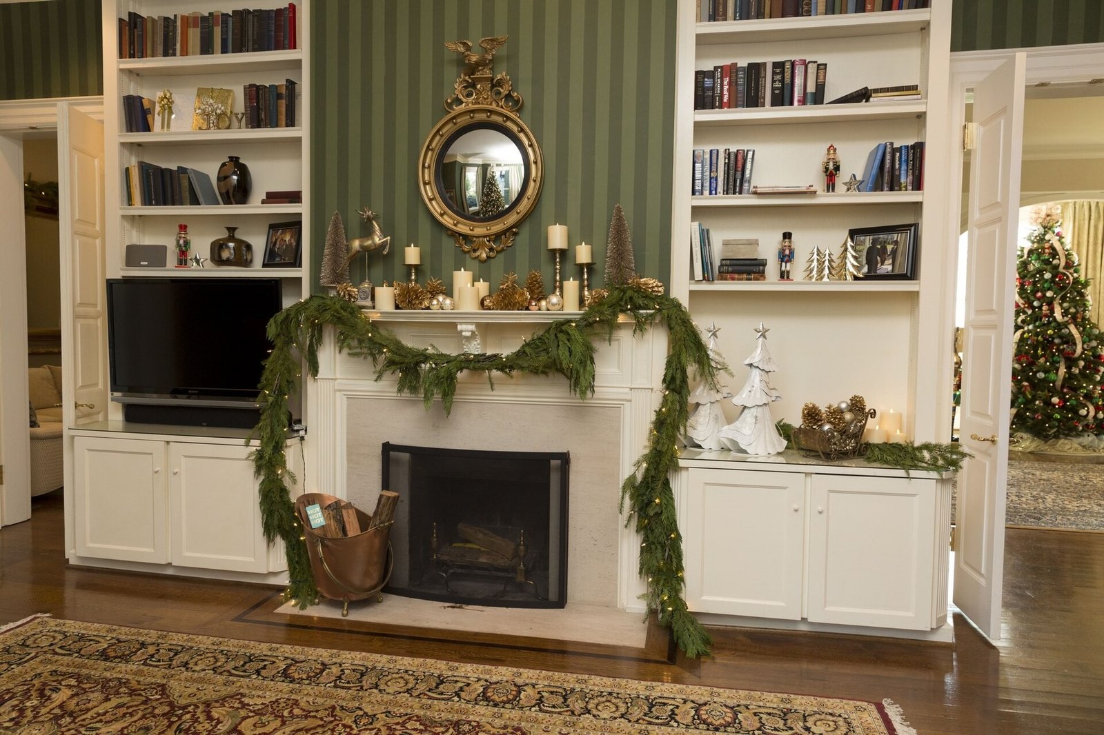 Mantel and Staircase Garland Ideas That Look Like a Magazine